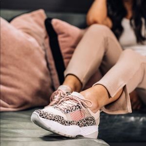 Kittenish shoes size 9